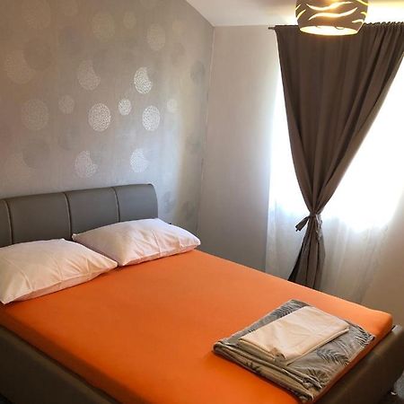 Apartmani Bm Биоград на Мору Екстериор снимка