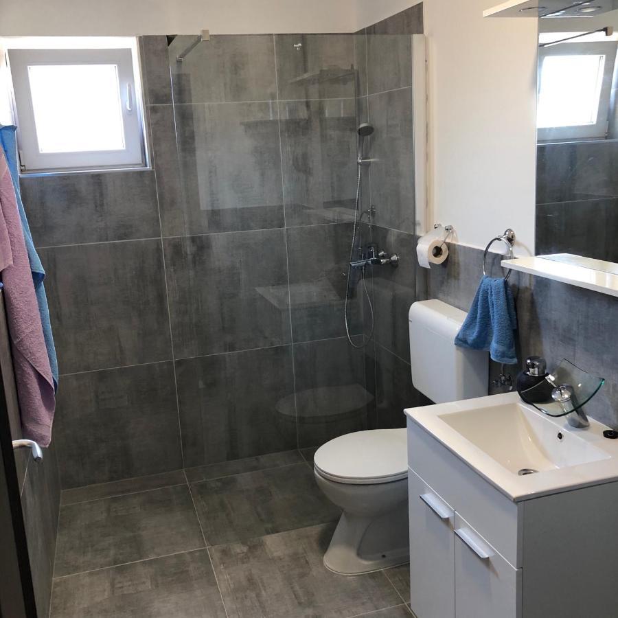 Apartmani Bm Биоград на Мору Екстериор снимка