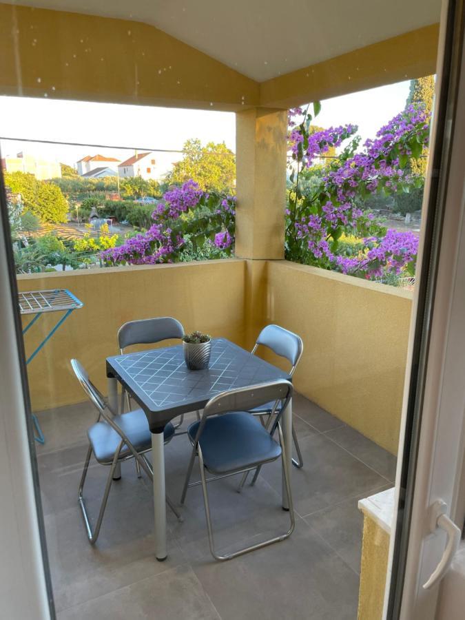 Apartmani Bm Биоград на Мору Екстериор снимка
