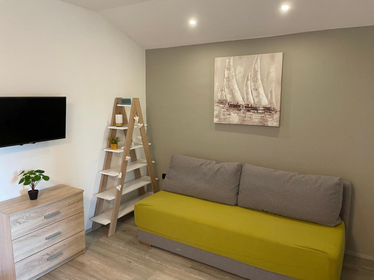 Apartmani Bm Биоград на Мору Екстериор снимка