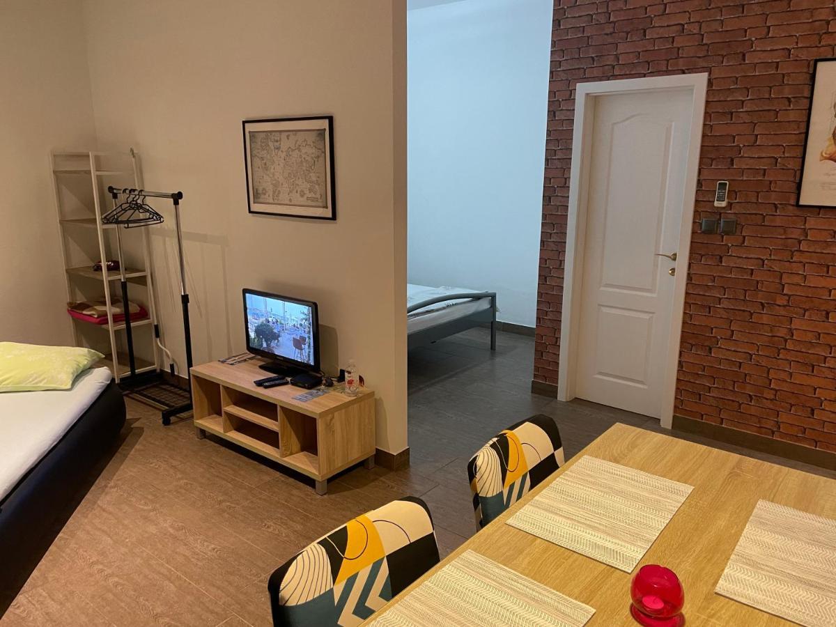 Apartmani Bm Биоград на Мору Екстериор снимка