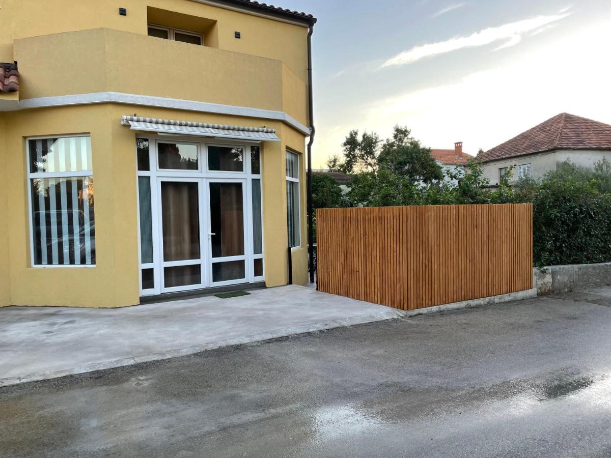Apartmani Bm Биоград на Мору Екстериор снимка